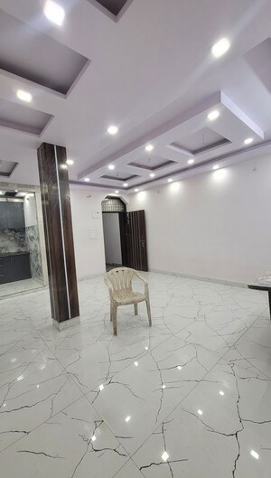 3 BHK Builder Floor – Entrance View at Dilshad Colony - for Sale