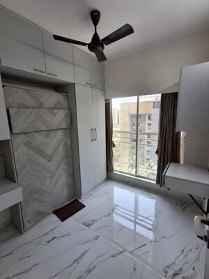 Room in 1.5 BHK Apartment at Sugee Atharva, Prabhadevi – for Sale