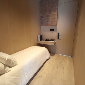 Bedroom in 4 BHK Apartment at Progressive One, Vashi Sector 4 – for Sale