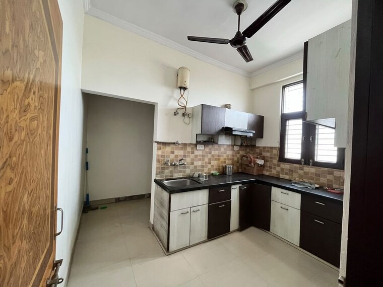 Kitchen, south city 2 2 Bedroom 1400 Sq.Ft. Builder Floor In South City 2 Gurgaon 10663231