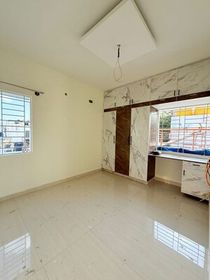 Room in 1 BHK Apartment at Hsr Layout – for Rent