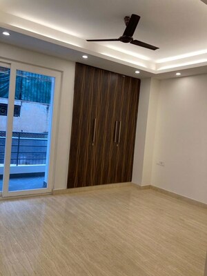 Room in 4 BHK Builder Floor at Sector 46 – for Sale
