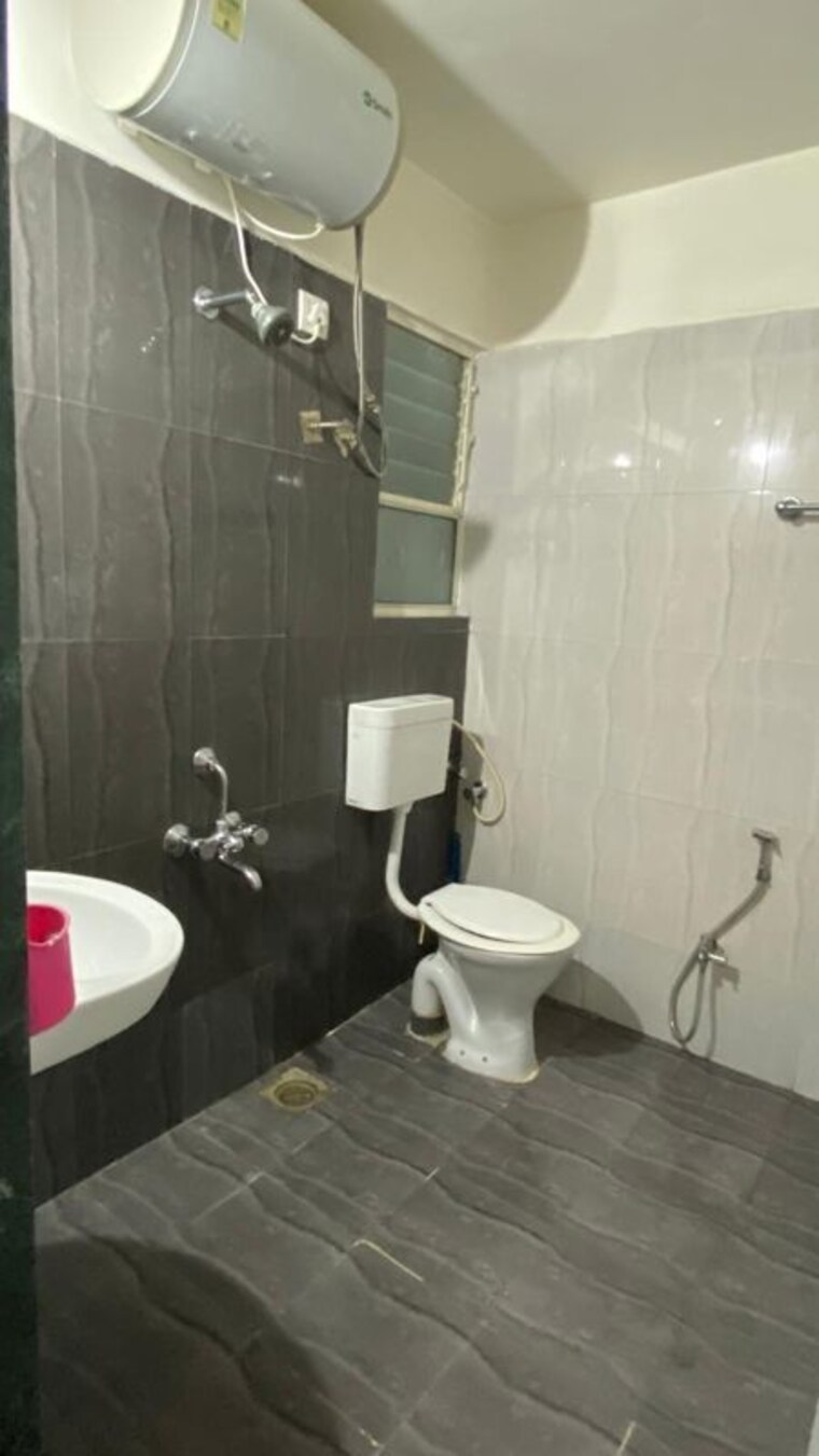 Bathroom, vishal-leela-residency 2 Bedroom 800 Sq.Ft. Apartment In Kharadi Pune 10663245