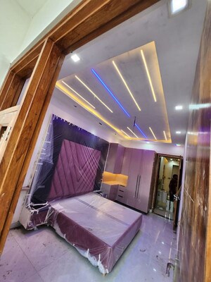 Master Bedroom in 3 BHK Builder Floor at Dilshad Colony – for Sale