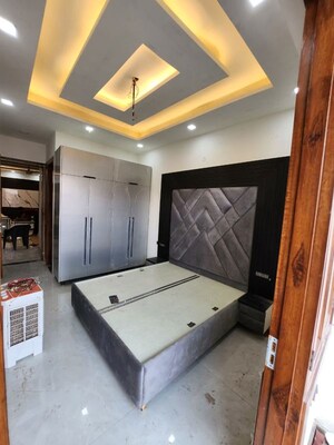 Bedroom in 3 BHK Builder Floor at Dilshad Colony – for Sale