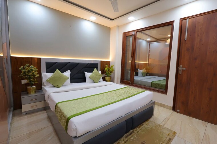 Bedroom, sector 43 2 Bedroom 260 Sq.Yd. Builder Floor In Sector 43 Gurgaon 10663249