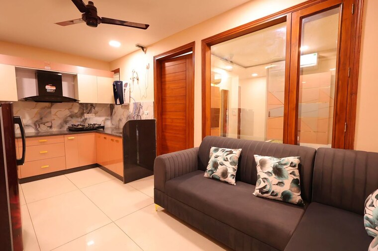 Bedroom, sector 43 2 Bedroom 260 Sq.Yd. Builder Floor In Sector 43 Gurgaon 10663249