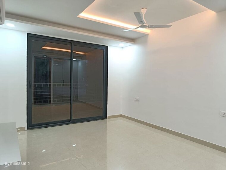 Room, sector 46 4 Bedroom 2100 Sq.Ft. Builder Floor In Sector 46 Gurgaon 10663253