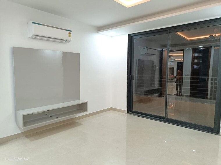 Room, sector 46 4 Bedroom 2100 Sq.Ft. Builder Floor In Sector 46 Gurgaon 10663253