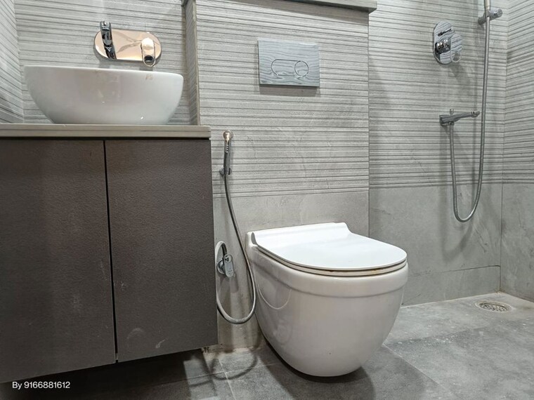 Bathroom, sector 46 4 Bedroom 2100 Sq.Ft. Builder Floor In Sector 46 Gurgaon 10663253