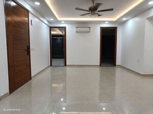 Building Lobby in 4 BHK Builder Floor at Sector 46 – for Sale