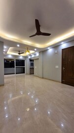 3 BHK +  1600 Sq.Ft. Builder Floor in Sector 52