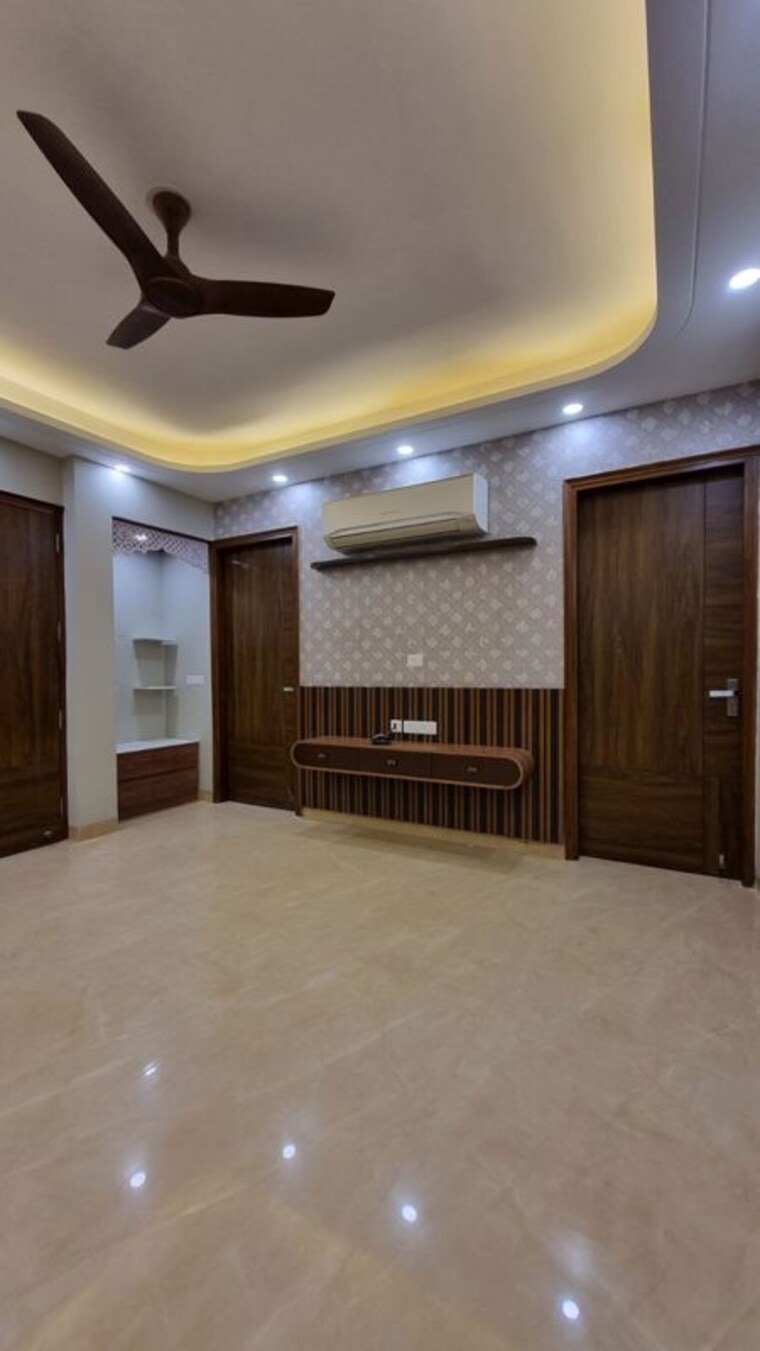 Room, sector 52 3 Bedroom 1600 Sq.Ft. Builder Floor In Sector 52 Gurgaon 10663264