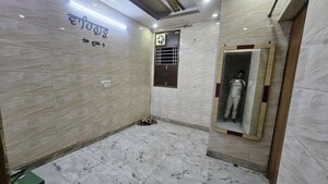 Bedroom in 3 BHK Apartment at Dilshad Garden – for Rent