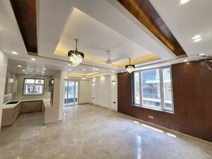 Room in 3 BHK Builder Floor at Sector 52 – for Sale