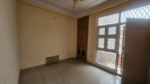 Room in 3 BHK Builder Floor at Dilshad Colony – for Sale