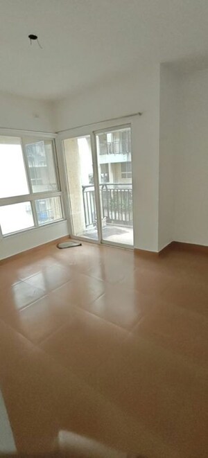 Room in 2 BHK Apartment at Kanakia Rainforest, Andheri East – for Rent