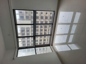 2 BHK Apartment For Rent in UK Iridium, Kandivali East