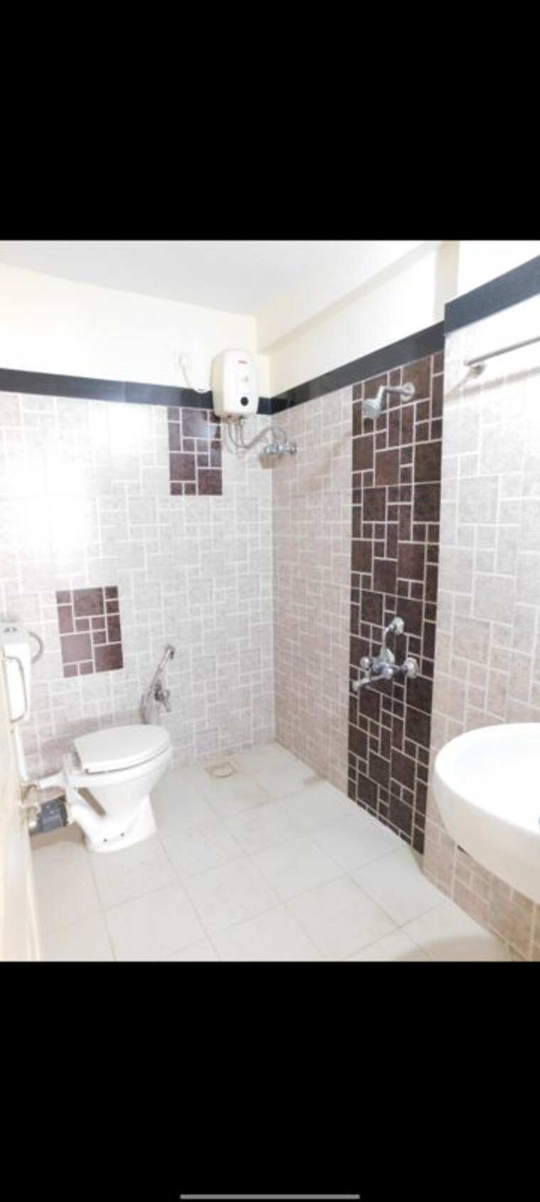 Bathroom, lake-avenue-chs 2 Bedroom 865 Sq.Ft. Apartment In Powai Mumbai 10663315