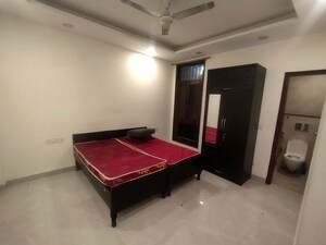 Room in 3 BHK Builder Floor at Greater Kailash ii – for Rent