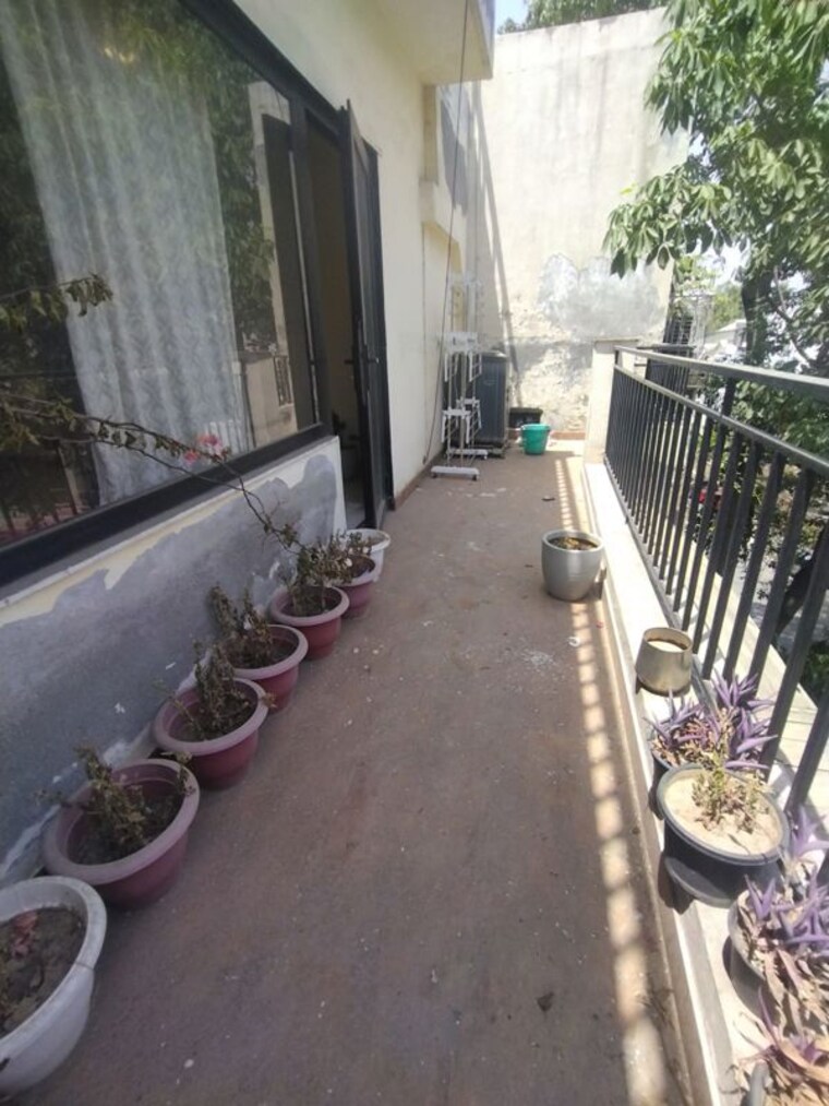 Balcony, greater kailash ii 3 Bedroom 2000 Sq.Ft. Builder Floor In Greater Kailash ii Delhi 10663312