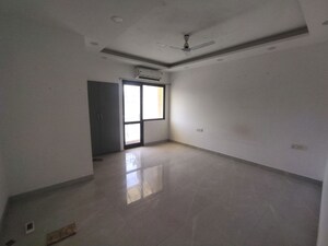 Room in 3 BHK Builder Floor at Greater Kailash ii – for Rent