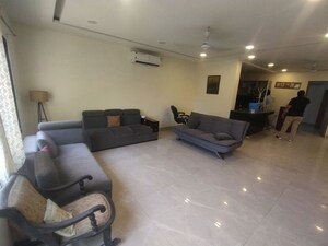 Team Area in 3 BHK Builder Floor at Greater Kailash ii – for Rent