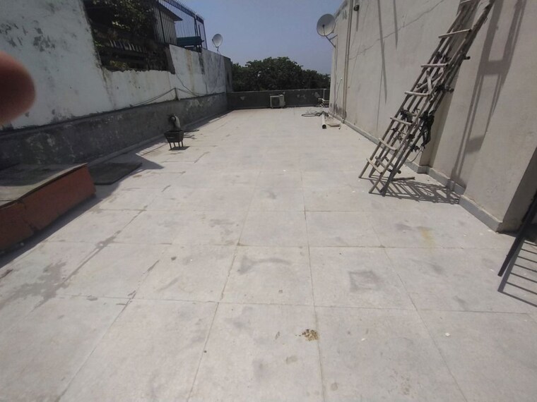 Terrace, greater kailash ii 3 Bedroom 2000 Sq.Ft. Builder Floor In Greater Kailash ii Delhi 10663312