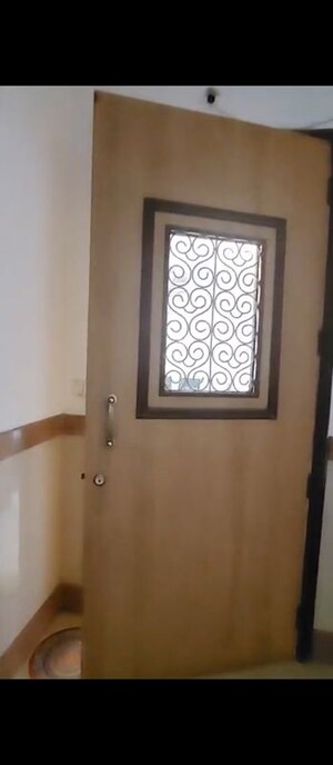 Room in 2.5 BHK Apartment at Hiranandani Estate, Ghodbunder Road – for Rent
