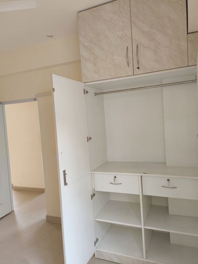 Kitchen, rof-aalayas 3 Bedroom 1250 Sq.Ft. Apartment In Sector 102 Gurgaon 10663294