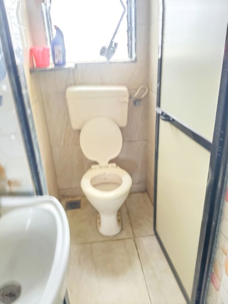 Bathroom, raunak-city-sector-2-b7 2 Bedroom 591 Sq.Ft. Apartment In Kalyan West Thane 10663324