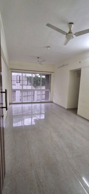 Room in 2 BHK Apartment at Kalpatru Apartment, Jogeshwari East – for Rent