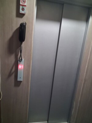 Lift in 3 BHK Builder Floor at Chittaranjan Park – for Rent