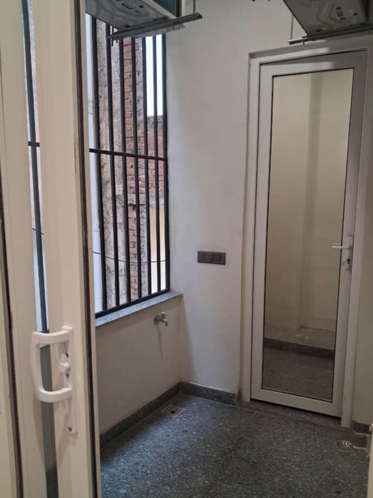 Balcony, chittaranjan park 3 Bedroom 1600 Sq.Ft. Builder Floor In Chittaranjan Park Delhi 10663332