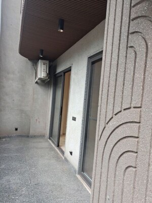 Balcony in 3 BHK Builder Floor at Chittaranjan Park – for Rent
