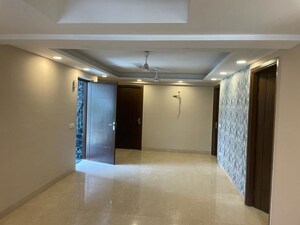 Room in 4 BHK Builder Floor at Sector 51 – for Sale
