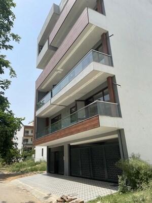 4 BHK Builder Floor For Sale in Sector 51