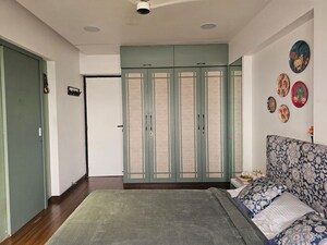 Room in 3 BHK Apartment at Unique Shanti Sparsh, Andheri East – for Rent
