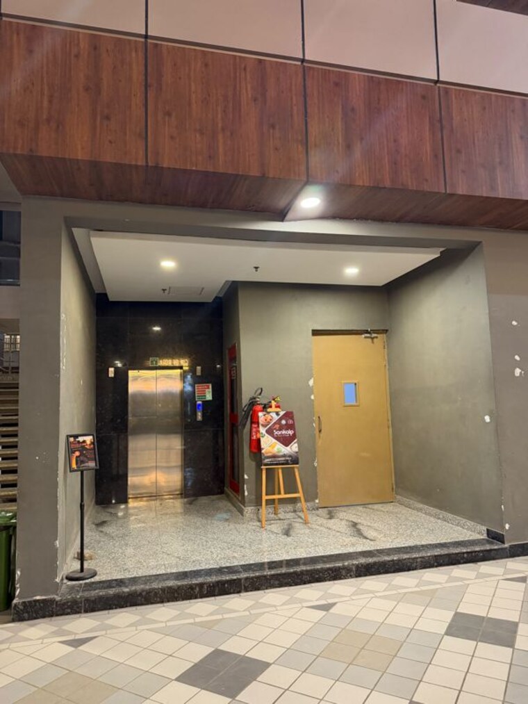  Parking, 83-avenue-oodles-sky-walk Commercial Shop 800 Sq.Ft. In Sector 83 Gurgaon 10663368