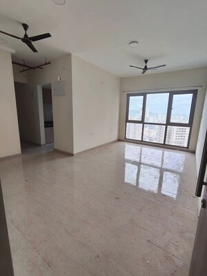 Room in 2 BHK Apartment at Sheth Auris Serenity Tower 2, Malad West – for Rent