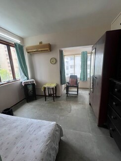 2 BHK Apartment For Rent in L&T Crescent Bay T2