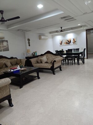 6 BHK Independent House For Sale in Maharani Bagh