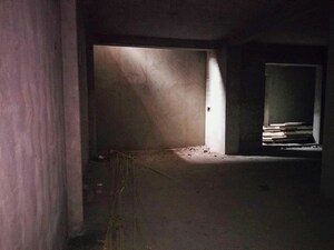   Shop at Vivek Vihar – for Sale