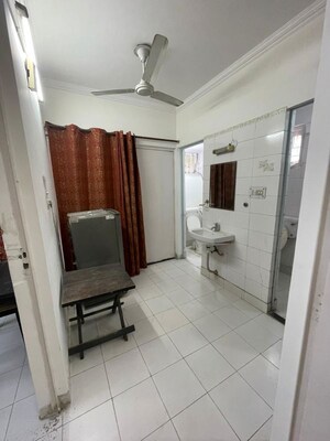Room in 1 BHK Apartment at Vasant Kunj – for Rent
