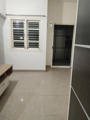 Hall in 1 BHK Builder Floor at Jp Nagar Phase 8 – for Rent