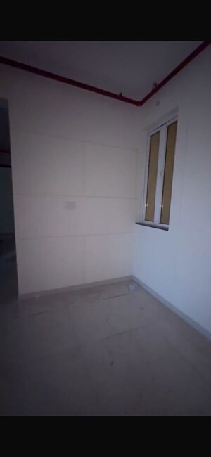 Room in 3 BHK Apartment at Sheth Vasant Lawns, Laxmi Nagar – for Sale