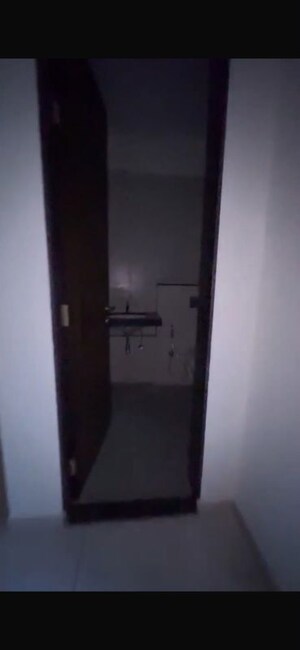 Furnished Amenities in 3 BHK Apartment at Sheth Vasant Lawns, Laxmi Nagar – for Sale