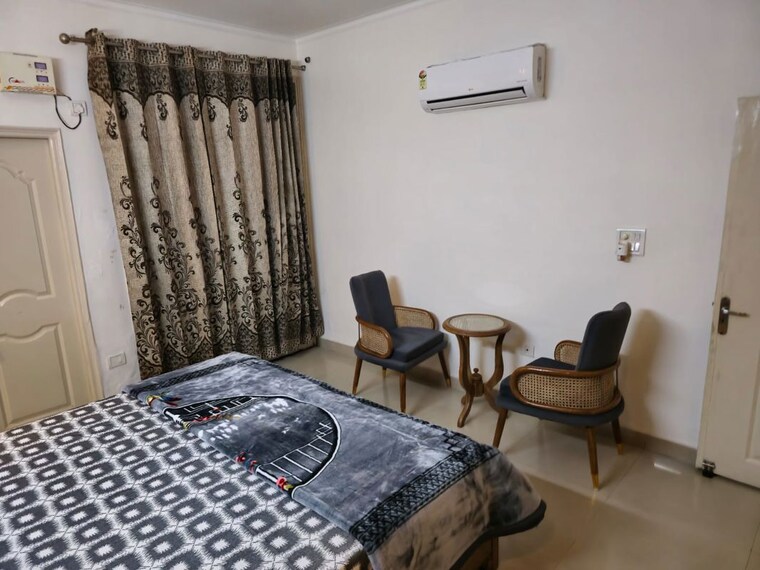 Team Area, aditya-palm-court 4 Bedroom 3050 Sq.Ft. Apartment In Vip Road Zirakpur 10663507