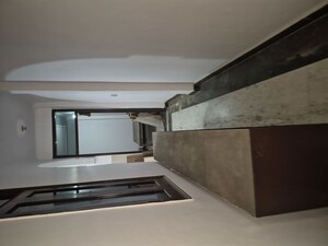 Furnished Amenities in 2.5 BHK Builder Floor at Mayur Vihar – for Rent