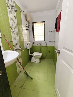 Team Area in 2 BHK Apartment at Happy Valley, Manpada – for Rent